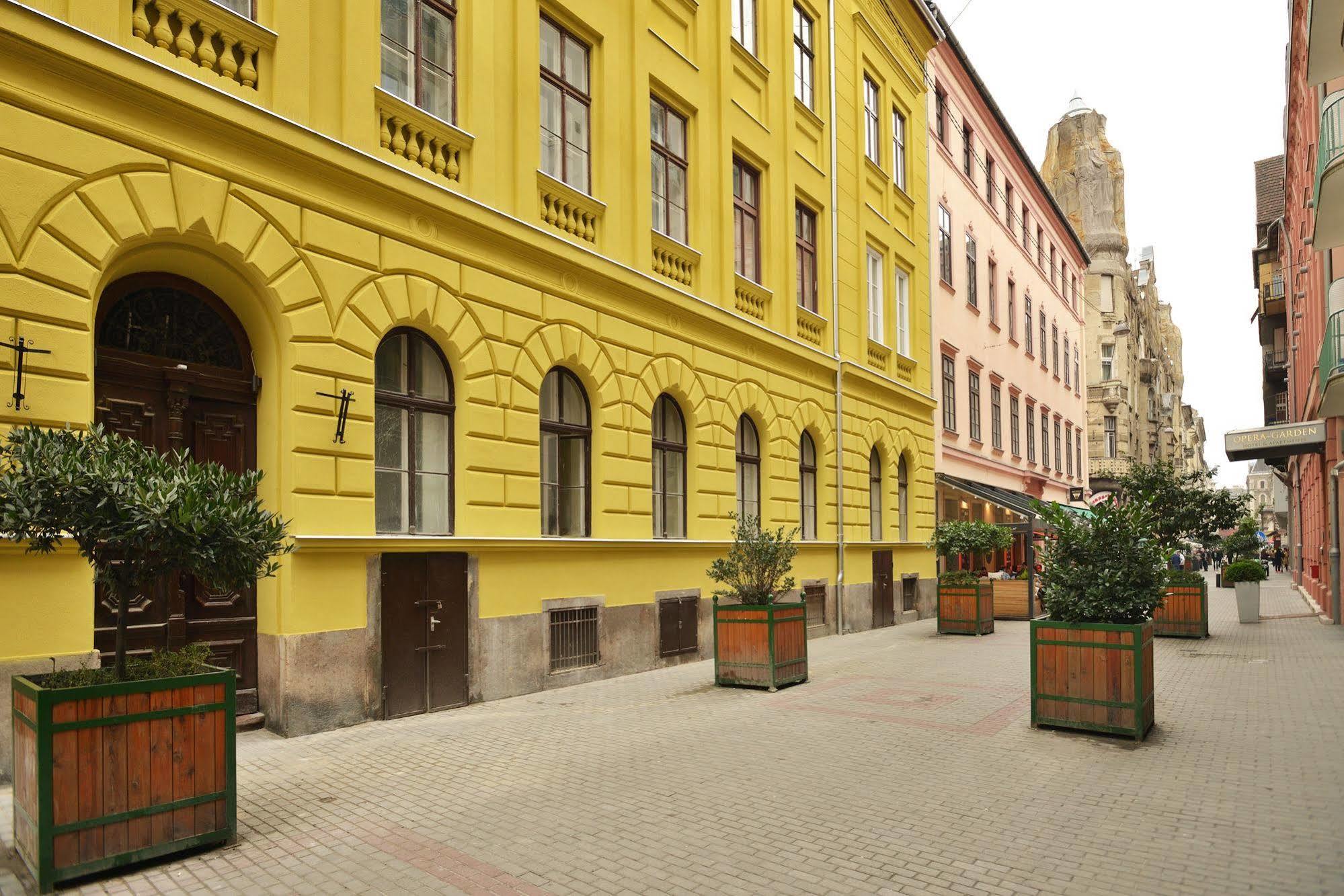 Opera Garden Hotel & Apartments Budapest Exterior photo